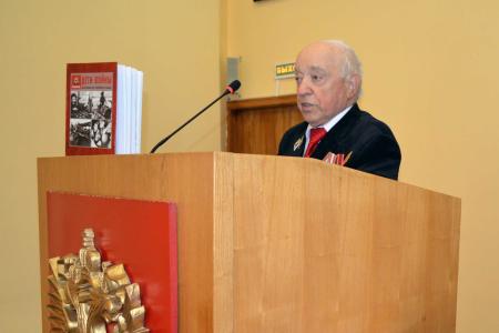 Город-герой Тула. Тульский обком КПРФ провел чествование детей войны с презентацией книги