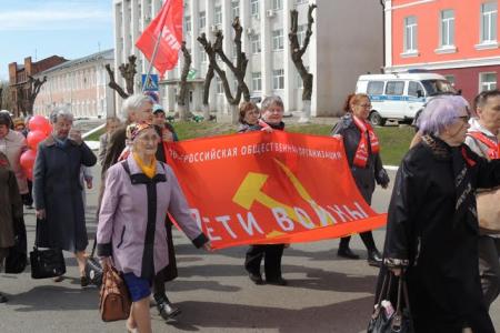 В городе Кинешме Ивановской области прошли шествие и митинг, посвященные Первому мая