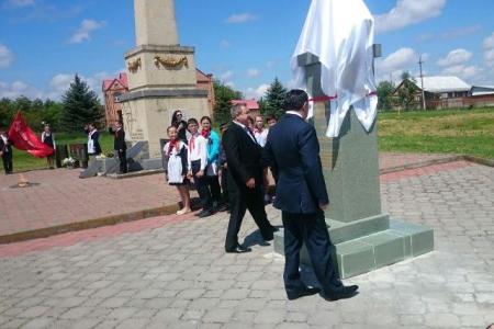 Кабардино-Балкарская республика. В селении Озрек прошла торжественная церемония открытия бюста И.В. Сталина