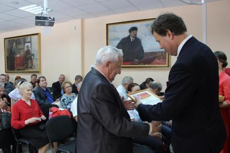 Конференция сталинградских коммунистов подвела итоги работы за два года и выбрала делегатов на Съезд КПРФ
