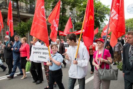 Красный Первомай в Краснодаре: колонна КПРФ вопреки провокациям прошла по центральной улице города 