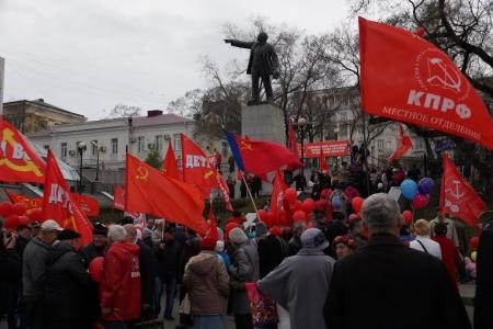 Массовая демонстрация КПРФ прошла во Владивостоке