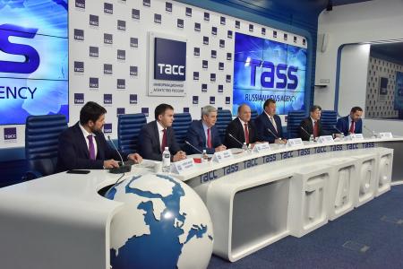 Г.А. Зюганов: «Сегодня вокруг нашей страны снова сгущаются тучи»