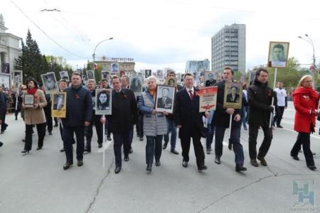 В колоннах «Бессмертного полка» в Новосибирске прошли 250 тысяч человек 
