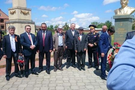 Кабардино-Балкарская республика. В селении Озрек прошла торжественная церемония открытия бюста И.В. Сталина