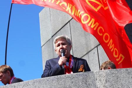 Первомай в Екатеринбурге. С коммунистами вышло больше тысячи жителей города