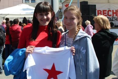 «Весна красна!». Челябинские коммунисты подарили жителям города праздник