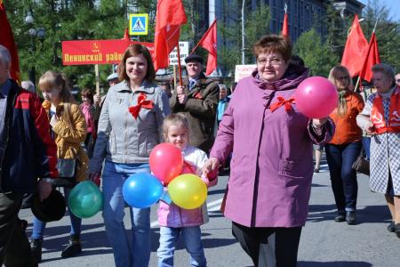 В Омске прошли праздничная демонстрация и митинг, посвященные Международному дню солидарности трудящихся