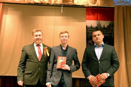 Ко Дню Победы новосибирские коммунисты провели торжественное собрание и концерт