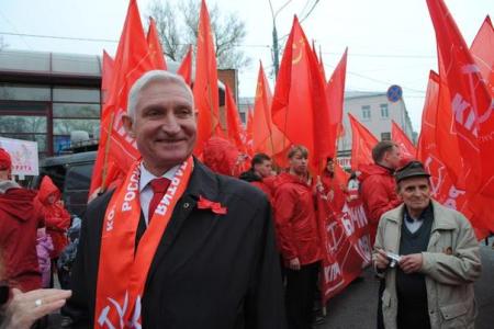 Депутат Госдумы Николай Рябов принял участие в первомайском шествии и митинге КПРФ в Нижнем Новгороде