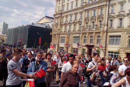 Народ к Победе вёл товарищ Сталин!