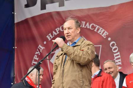 Коммунисты готовы вывести страну из экономического тупика. Шествие и митинг 1 мая в Москве