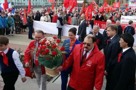 Будущее России - социализм! Красный Первомай в Курске