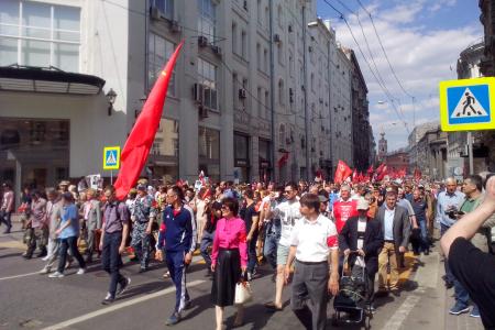 Народ к Победе вёл товарищ Сталин!