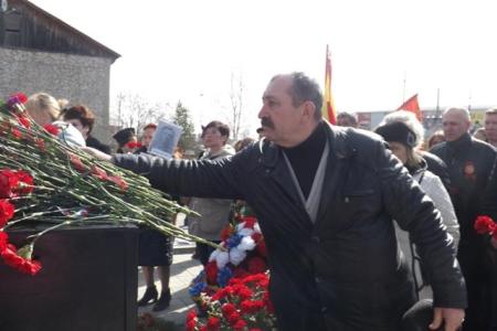 Ханты-Мансийский автономный округ – Югра. День Победы под знамёнами коммунистов