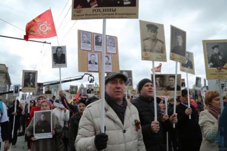 В колоннах «Бессмертного полка» в Новосибирске прошли 250 тысяч человек 