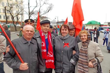 Приморский край. Коммунисты города Артёма встретили Красный Первомай шествием и митингами