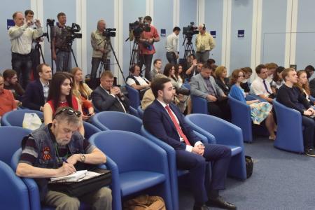 Г.А. Зюганов: «Сегодня вокруг нашей страны снова сгущаются тучи»