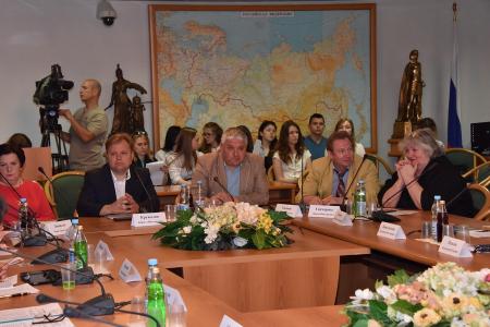 Коммунисты в Госдуме провели круглый стол о проблемах и перспективах подготовки кадров в сфере туризма