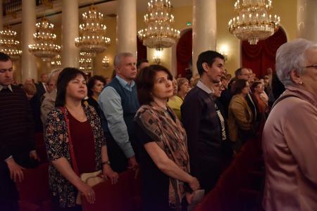 "Слава советской эпохи". Лидер КПРФ выступил на гала-концерте советской песни в Москве