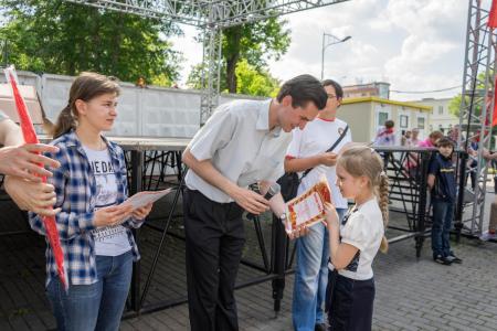 Комсомольцы Москвы организовали праздник к Дню защиты детей