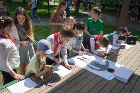 Комсомольцы Москвы организовали праздник к Дню защиты детей
