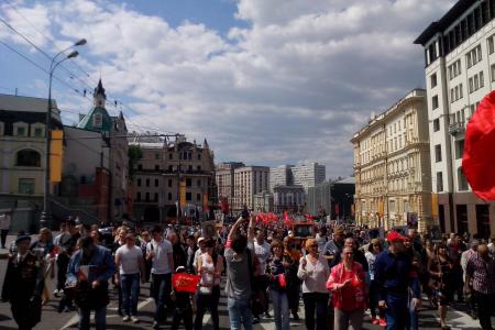 Народ к Победе вёл товарищ Сталин!