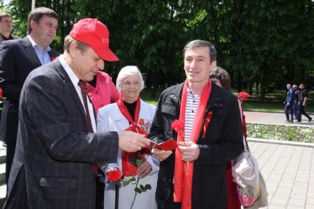 В День Победы коммунисты Кабардино-Балкарии возложили цветы к Вечному огню и памятнику В.И. Ленину