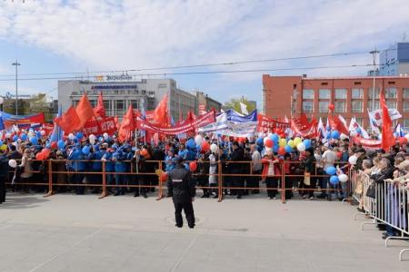 Лидеры новосибирских коммунистов поздравили горожан с Днем международной солидарности трудящихся