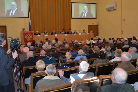 Город-герой Тула. Тульский обком КПРФ провел чествование детей войны с презентацией книги