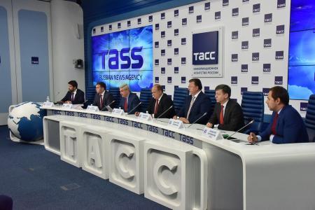 Г.А. Зюганов: «Сегодня вокруг нашей страны снова сгущаются тучи»