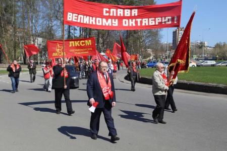 Ленинградская область. Первомай под красными флагами