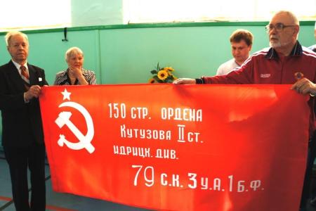 Курган. Коммунисты приняли участие в организации турнира по настольному теннису среди ветеранов