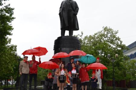 День пионерии отметили коммунисты Элисты