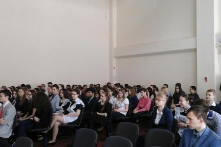 Ямало-Ненецкий АО. Депутаты-коммунисты провели парламентский урок в школе Ноябрьска