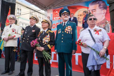 Москва: День Победы с Красным Знаменем!