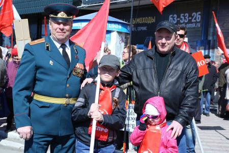 День, когда мы ощущаем себя единым народом. Омские коммунисты встретили праздник Великой Победы