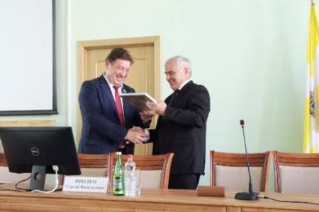 Депутат-коммунист Виктор Гончаров посетил один из ведущих вузов Ставропольского края в Невинномысске