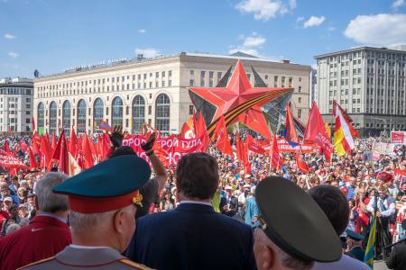 Москва: День Победы с Красным Знаменем!