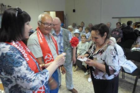«Коммунисты, вперёд, а мы не  подведём!» - такой наказ дали орджонекидзевцы на встрече с секретарём Пермского крайкома КПРФ Г.А. Сторожевым