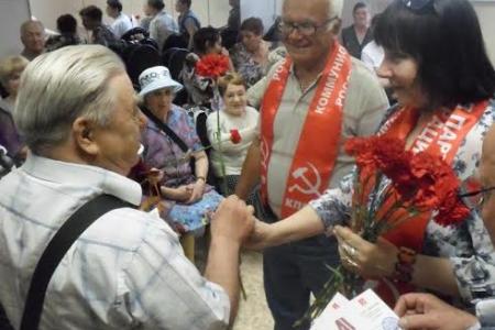 «Коммунисты, вперёд, а мы не  подведём!» - такой наказ дали орджонекидзевцы на встрече с секретарём Пермского крайкома КПРФ Г.А. Сторожевым