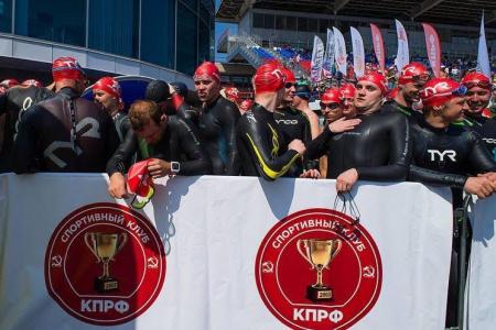 Более 1000 участников собралось на «Кубок чемпионов» по плаванию на открытой воде, организованный спортклубом КПРФ!
