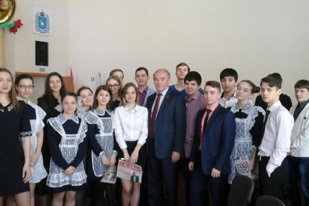 Ямало-Ненецкий АО. Депутаты-коммунисты провели парламентский урок в школе Ноябрьска