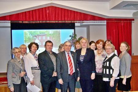 Первый секретарь Татарстанского рескома КПРФ Х.Г. Миргалимов наградил граждан, готовивших открытие Дома-музея В.И. Ленина в Казани