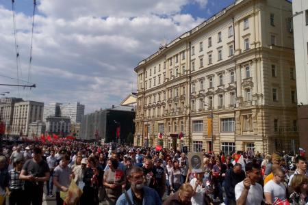 Народ к Победе вёл товарищ Сталин!