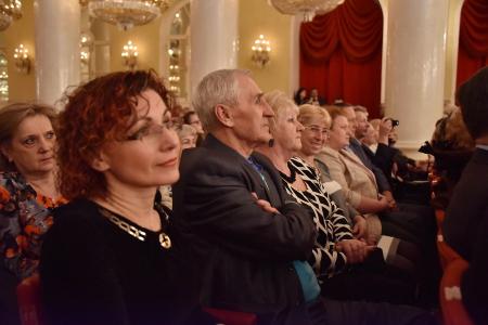 "Слава советской эпохи". Лидер КПРФ выступил на гала-концерте советской песни в Москве