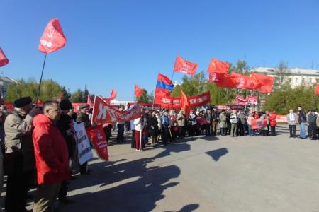 Алтайский край. Барнаульские коммунисты провели первомайскую демонстрацию и митинг