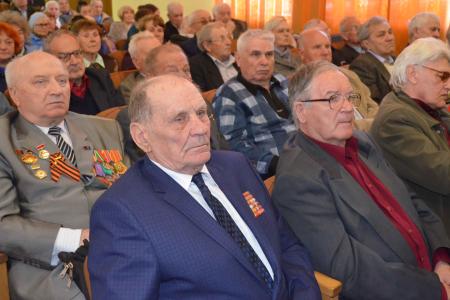 Город-герой Тула. Тульский обком КПРФ провел чествование детей войны с презентацией книги