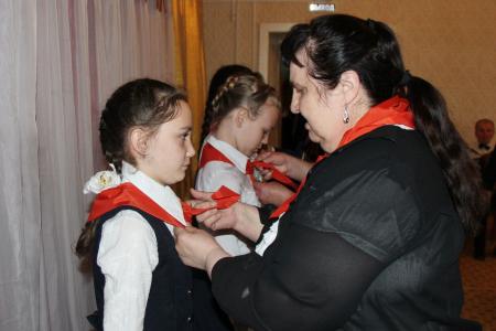 В городе Юрюзань Челябинской отметили День пионерии праздничным концертом