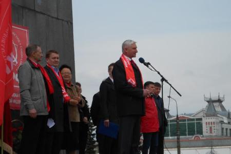 Депутат Госдумы Николай Рябов принял участие в первомайском шествии и митинге КПРФ в Нижнем Новгороде